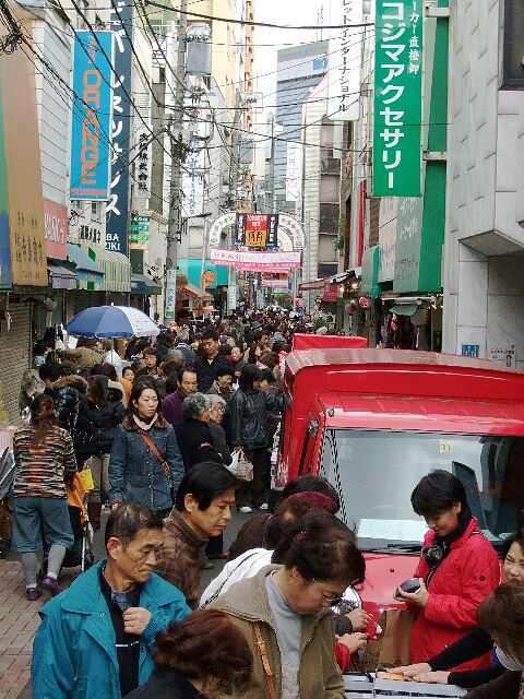 服 問屋 トップ 東京