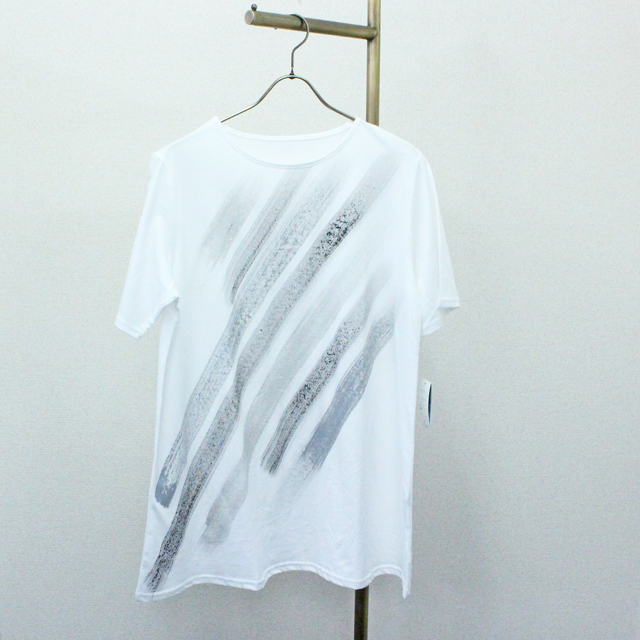 【SENA TOKYO】ラメプリントTシャツ（ライン柄B）完売